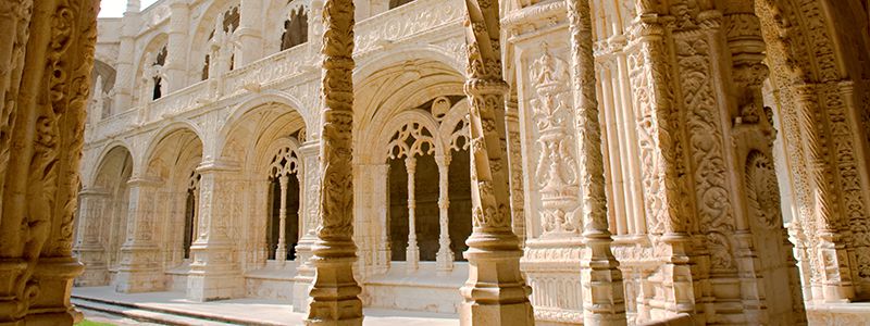 Detaljrik arkitektur vid Mosteiro dos Jeronimos i Lissabon.